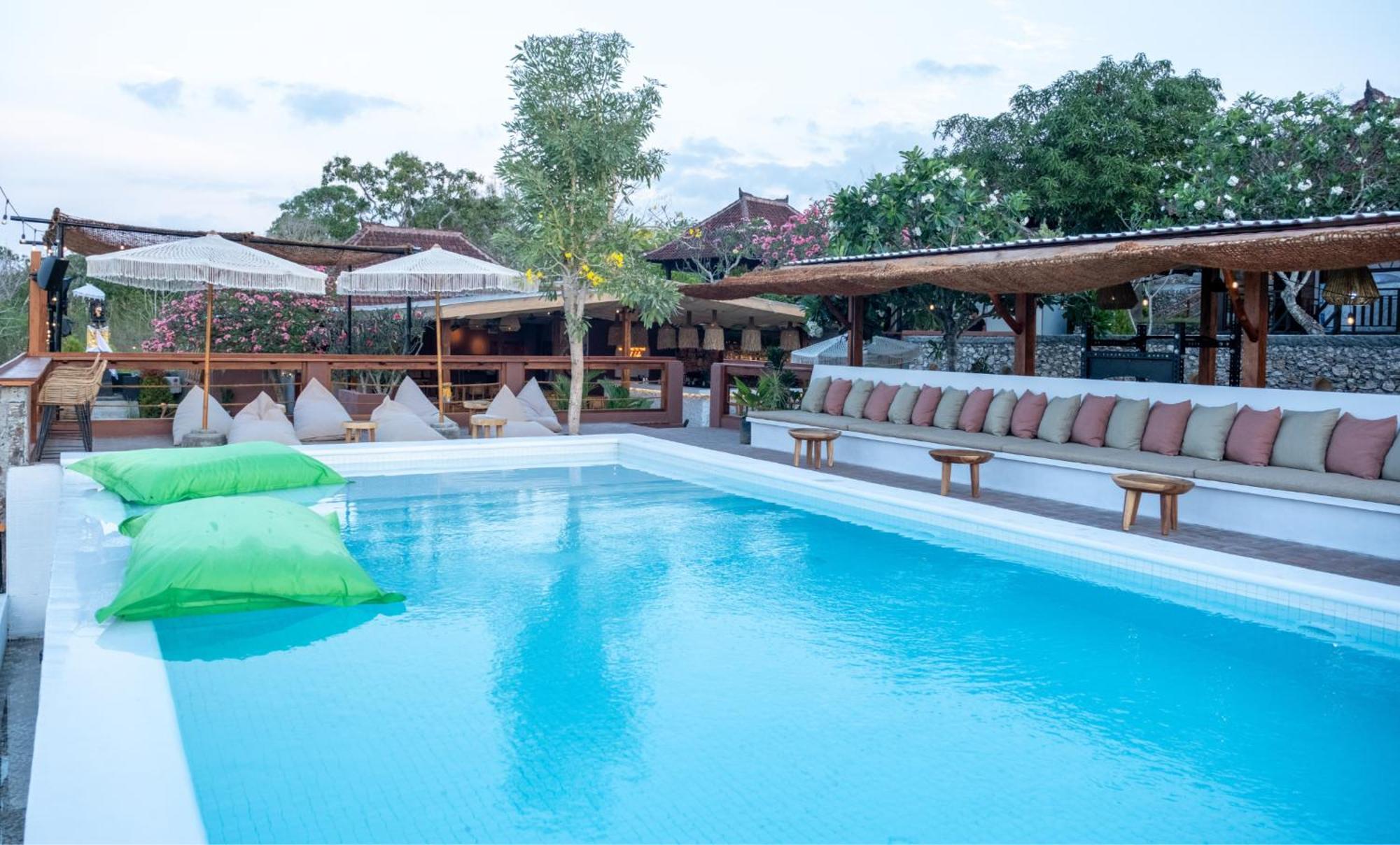 Mad Monkey Nusa Lembongan Exterior foto
