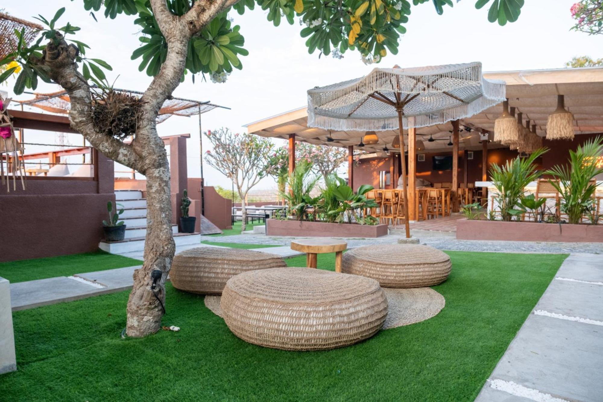 Mad Monkey Nusa Lembongan Exterior foto